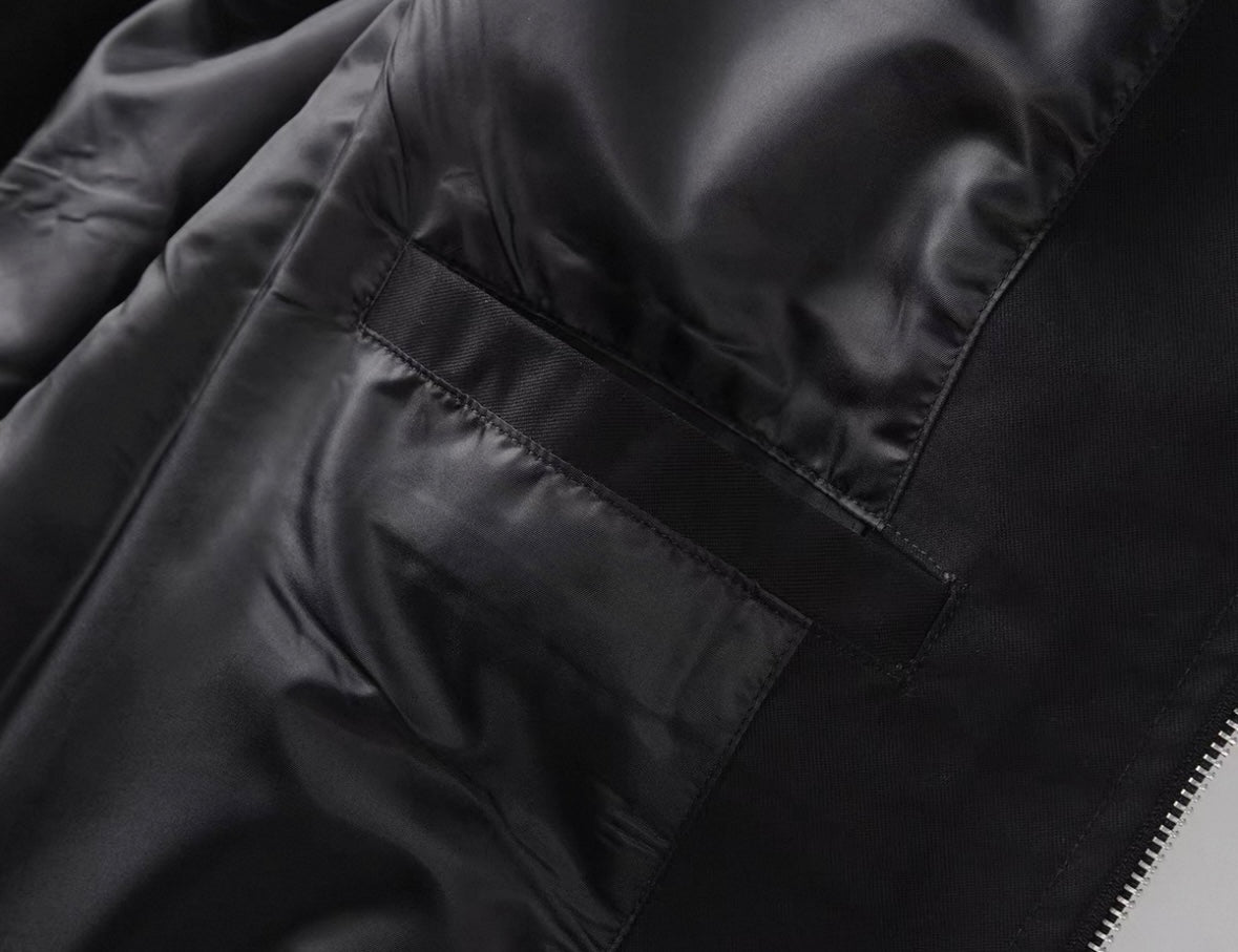 Leichte schwarze Jacke