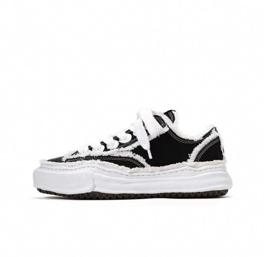 Dilevau Ragged Low Top Sneaker