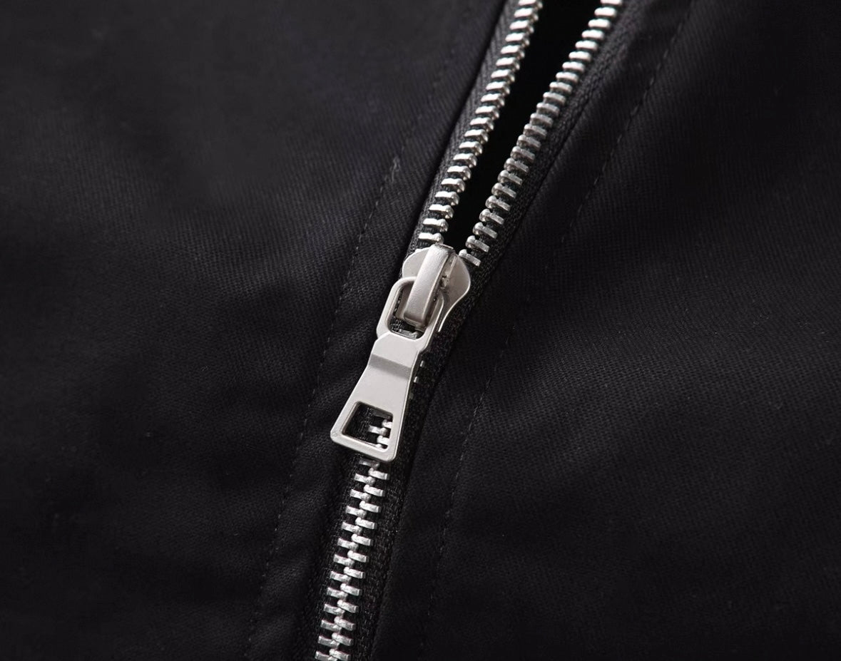 Leichte schwarze Jacke